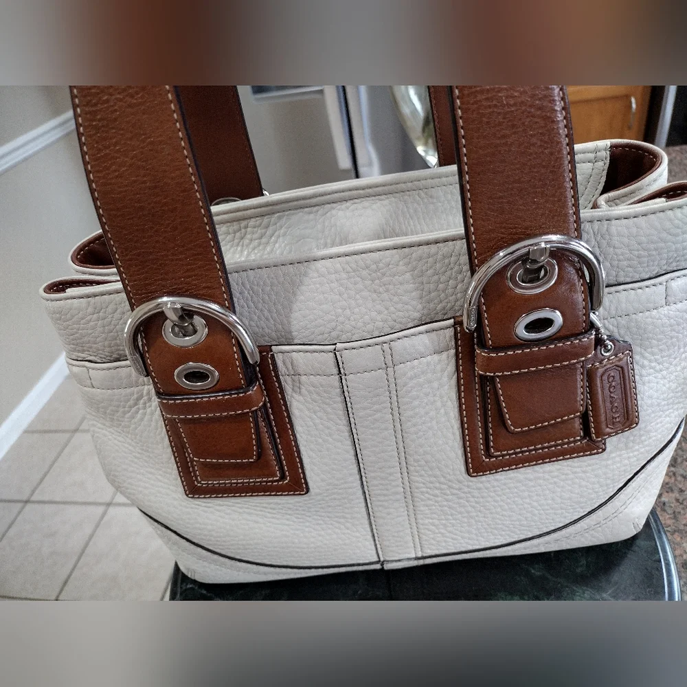 Coach Cream/Ivory Soft Pebble Leather SoHo Handbag Purse
